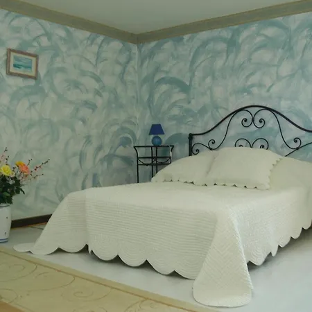 Chartreuse De Dane 4* Saint-Jean-Poutge